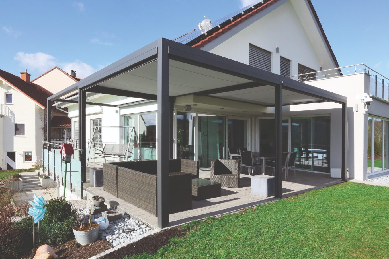 Pergolamarkise Bernhardt Montagebau Pergolamarkise